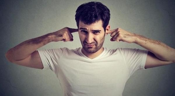 ما هو سبب انزعاج البعض من صوت المضغ ؟