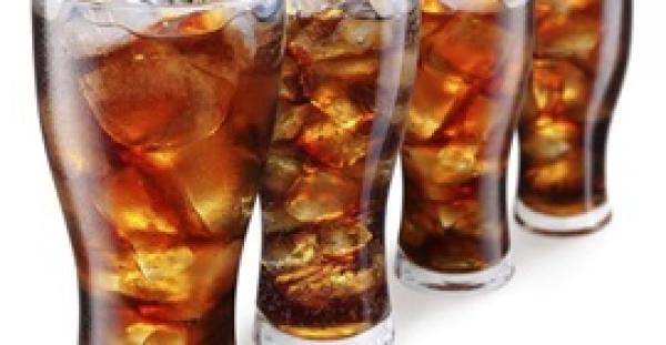 المياه الغازية تؤدي إلى هبوط في ضغط الدم وتسويس الأسنان