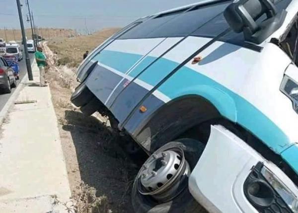 إصابة 28 عاملا في حادثة سير خطيرة ضواحي طنجة (صور)