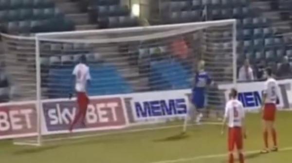 فيديو - شـاهد أغرب هدف ضائع!