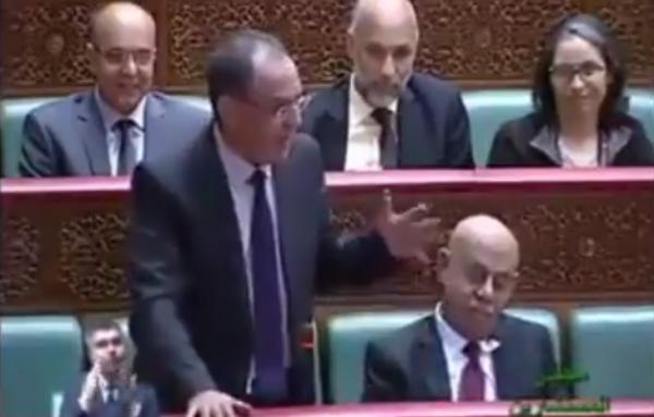 برلماني مغربي يدعو لمحاصرة مد مواقع التواصل الاجتماعي