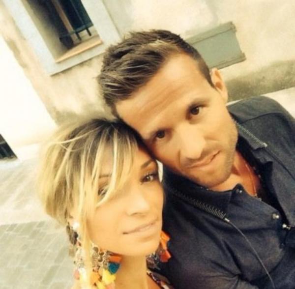 زوجة لاعب المنتخب الفرنسي "الخائن"  تكشف المستور!