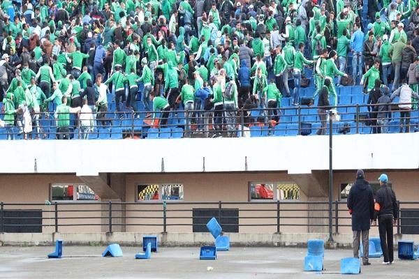 بسبب الشغب.. الجامعة توقف ملعبي فاس وأكادير و تصدر عقوبات أخرى