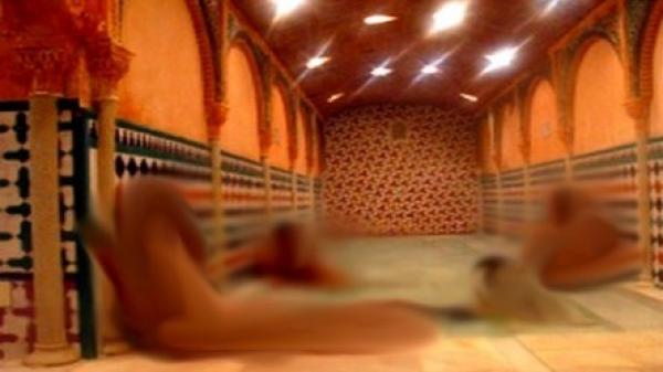 فضيحة تصوير النساء عاريات بالحمامات المغربية تصل الى الصحافة العالمية وهذا ما قاله الاعلام الروسي