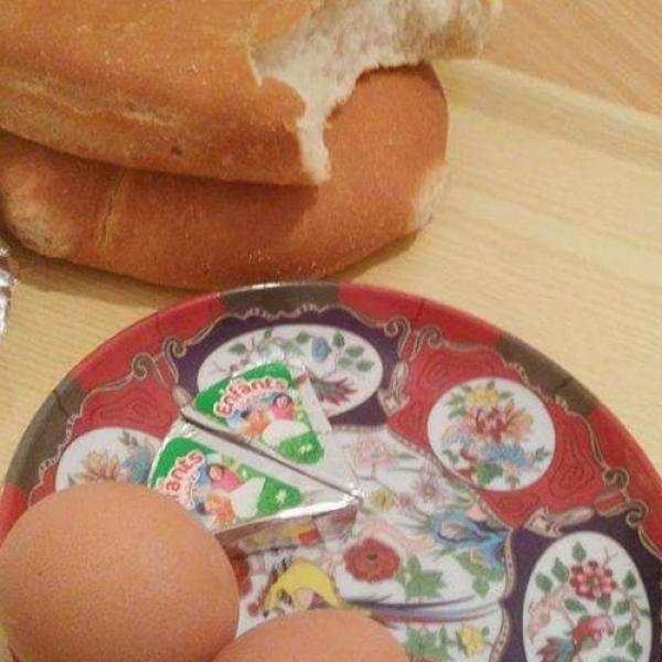 بالصور : وجبة عشاء طبيب مداوم تخلق جدلا واسعا و الدكتورة بنيحيى تكشف الحقيقة