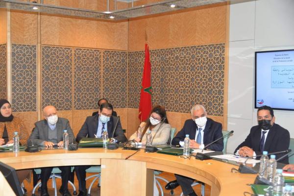 اللجنة العلمية "تتبرأ" من قرارات الحكومة بخصوص إغلاق الحدود وهذا ما كشف عنه البروفسور "عفيف"