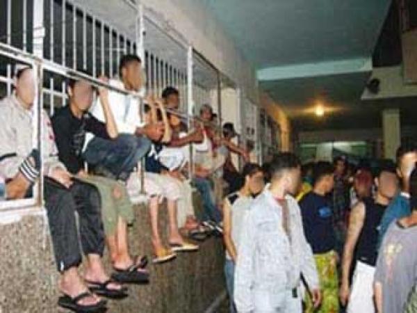 مساجين سجن عكاشة يتعرضون للضرب بسبب الخبز والماء