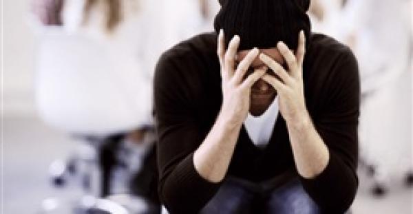 دراسة: الأمراض المزمنة تدفع الشباب إلى الانتحار