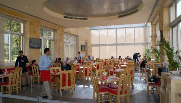 آخر ما كاين فالضرائب...أرباب مقاهي مجبرين على أداء ضريبة مشاهدة التلفاز و الاستماع للأغاني