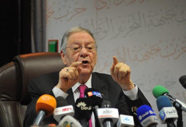 الأمين العام للحزب الحاكم في الجزائر: " الجزائريين عندهم النيف طويييييييل"