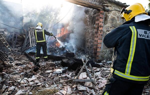وزارة بن عتيق تتكفل بنقل جثماني مغربي وزوجته توفيا في انفجار مخزن للألعاب النارية بإسبانيا