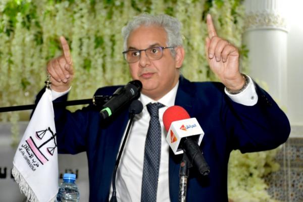 "نزار بركة" يتهم الحكومة بالإستهتار وهذا موقفه من قضية الأساتذة المتعاقدين التي برأ حكومة "عباس الفاسي" منها