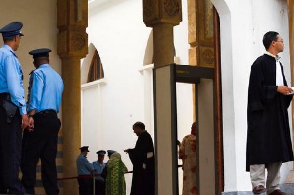 حجز 80 طن من السلع المهربة.. تقديم الأشخاص المتورطين أمام العدالة و من بينهم 13 دركيا