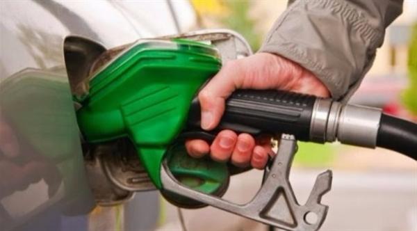 عبّأ لها وقود سيارتها.. فكافأته بـ 325 ألف دولار