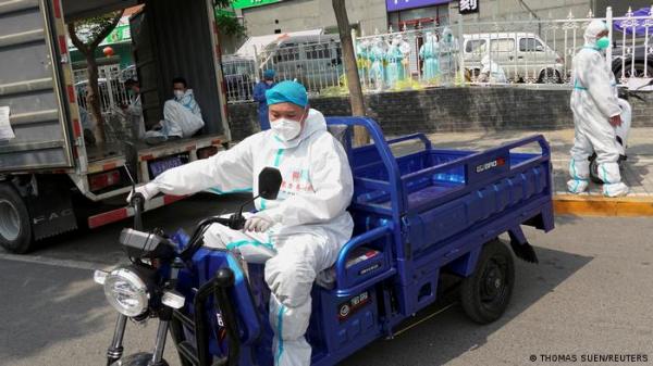 الصين - الآلاف تحت الحجر بسبب رجل واحد