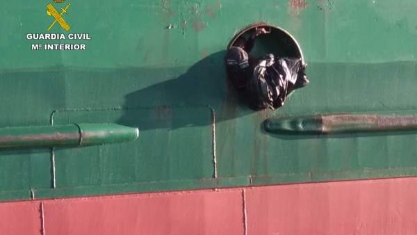 طفل مغربي عمره 15 سنة يصل الى اسبانيا انطلاقا من الناظور بطريقته الخاصة!