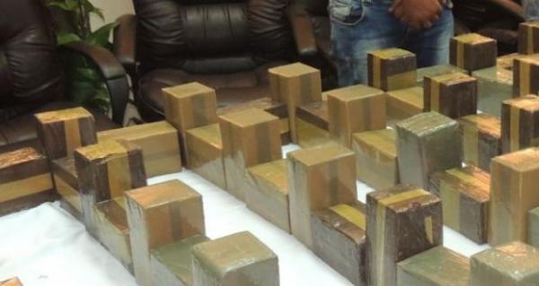 العيون.. حجز حوالي 4 أطنان من مخدر الشيرا بالمعبر الحدودي "الكركرات"