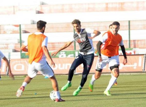 النملي يتمرد على مدرب المغرب التطواني و الأخير يوبخ لاعبيه بسبب تهاونهم في التداريب