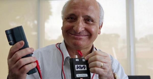 سلسلة "فخر المغرب": "رشيد اليزمي"...العالم الذي أحدث ثورة غير مسبوقة في عالم البطاريات