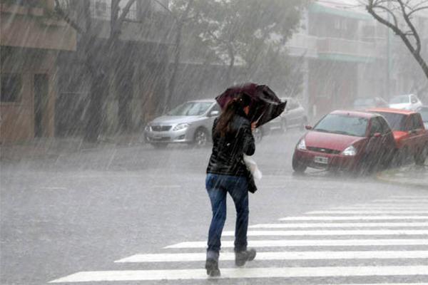 تحذير جديد..الأمطار العاصفية ستستمر اليوم وغدا الجمعة وهذه هي المناطق المعنية