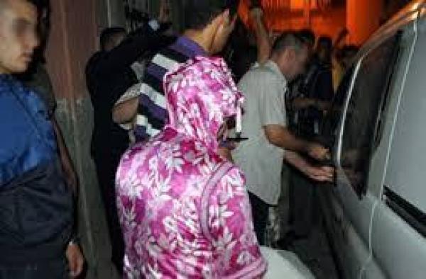 "خبز المخزن ما ياكلو البراني" : إدانة ضابط شرطة بعد ضبطه متلبسا في الفراش رفقة زوجة إطفائي