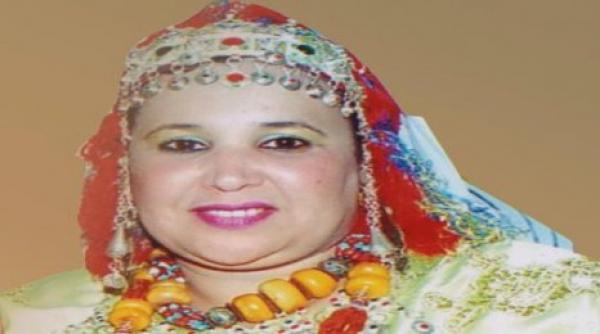 نشر صور شخصية لفنانة أمازيغية معروفة يثير ضجة على الفايسبوك و السلطات تدخل على الخط‎‏