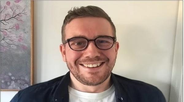 أول مريض كورونا في العالم يتم علاجه عن طريق لقاح فايزر بعد ثمانية أشهر من المعاناة