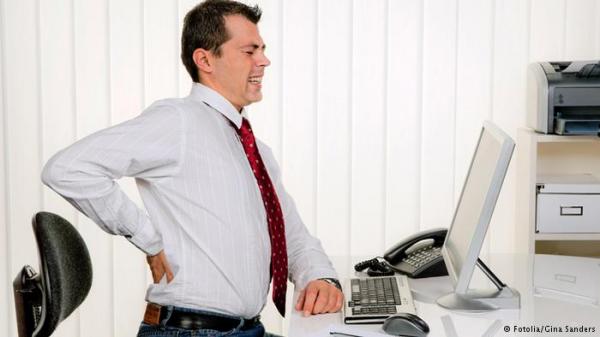 ستة أعراض تدل على الإصابة بانزلاق الفقرات