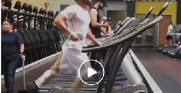 بالفيديو.. رجل يثير ضجة بسرعته على المشاية الكهربائية