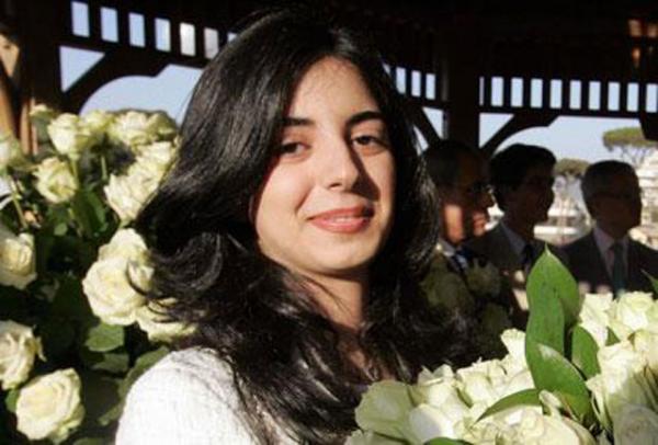 ابنة رئيس وزراء لبنان السابق تبيع ثروتها.. وتتزوج سائقها