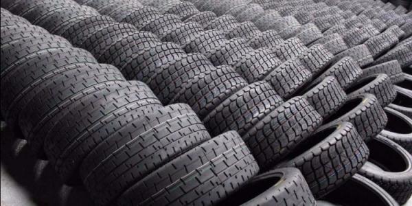 الحرب مستمرة... الدرك الملكي بالناظور يحجز كمية كبيرة من العجلات والسلع المهربة بحافلتين