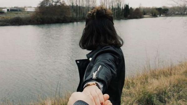 بعد أن عرفت أنه من عائلة فقيرة ... تلجأ لخطة حقيرة للتخلص من صديقها!