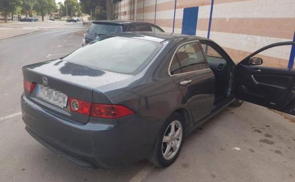 كان في طريقه لقضاء العطلة بأرض الوطن..مغربي يتعرض لسرقة سيارته بإستعمال "مسدس صاعق" والفاعلان للأسف مغربيان