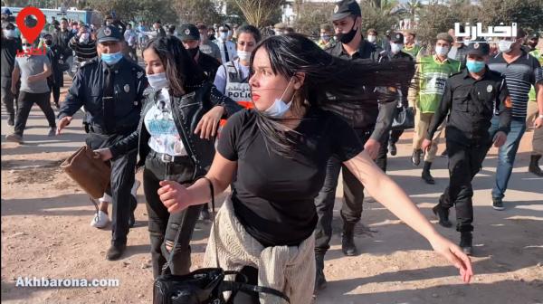 سلطات أكادير تتدخل وتمنع وقفة احتجاجية ضد فرض جواز التلقيح