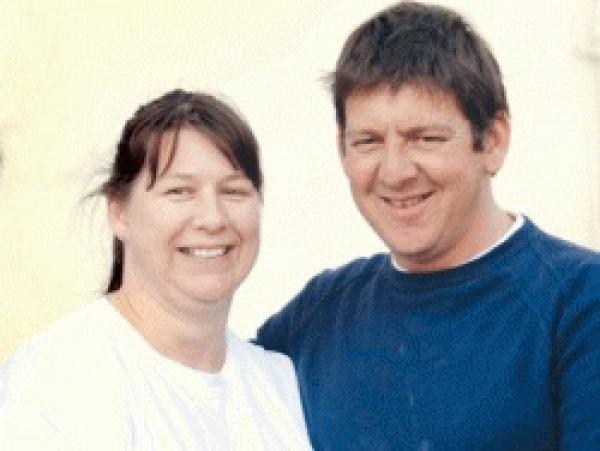 طلقها فطالبت باستعادة كلية تبرعت له بها !