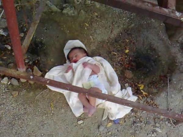 العثور على رضيعة حية بحي حسان في الرباط  