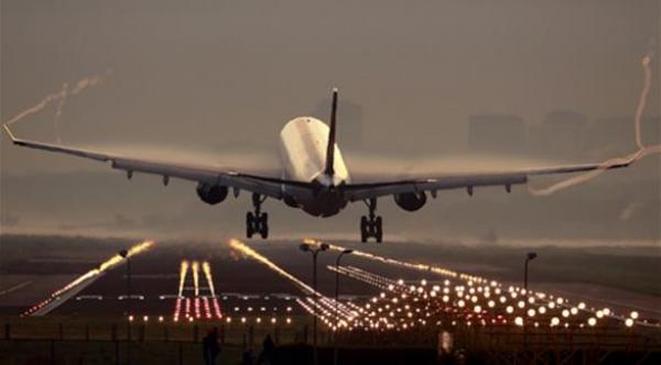  قررت مسافرة صينية شرب زجاجة كونياك كاملة دفعة واحدة بعد منعها من الصعود بها على متن طائرة (أرشيفية) 