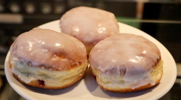 مهرب مخدرات حاول إخفاء الممنوعات في "الدونات"