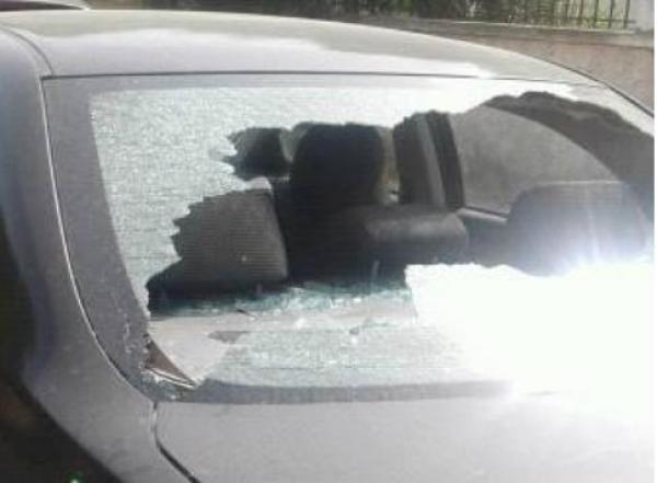 في يوم الاقتراع .. تكسير سيارات و مواجهات بالسيوف بعين عودة بين أنصار مرشحين (صور)