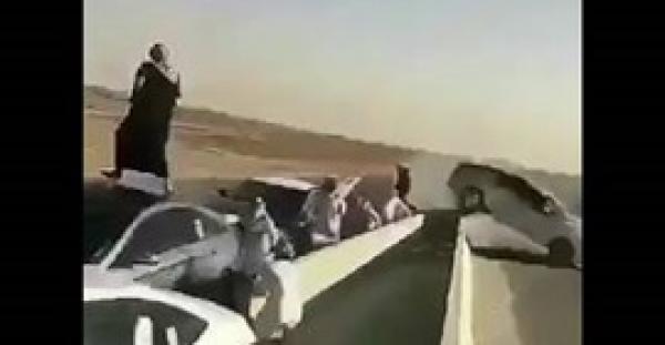 بالفيديو.. سائق كاد يتسبب في كارثة بسبب تهوره