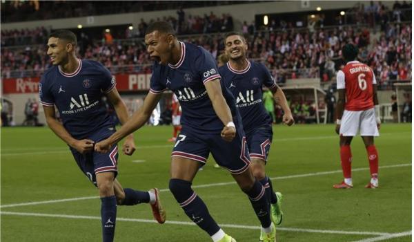 حكيمي يتألق ويصنع هدفا لباريس سان جيرمان في ليلة الظهور الأول لميسي(فيديو)