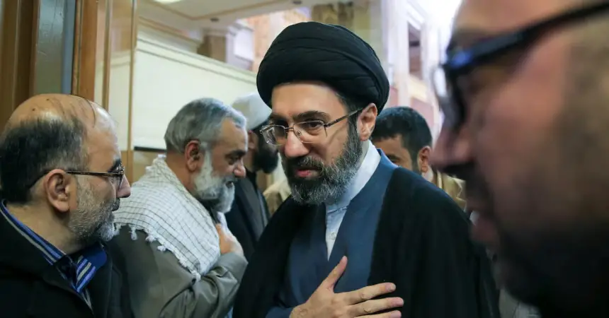في أول رسالة علنية.. مرشد إيران يشن هجوماً حاداً على الوجود العسكري الأمريكي في المنطقة