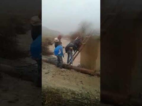 معاناة تلاميذ منطقة "اسكا سيدي يحيى ايوسف" بميدلت للوصول إلى المدرسة