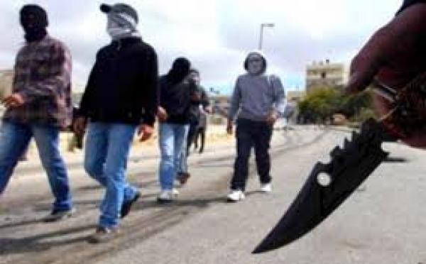 على طريقة الأفلام البوليسية .. عصابة تسلب مبلغ 85 مليون سنتيم من شخص أمام وكالة بنكية بالدارالبيضاء