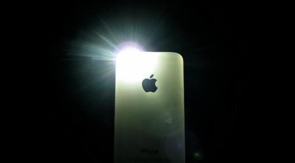 أبل ستدعم تقنية "لاي فاي" في هواتف آي فون المقبلة