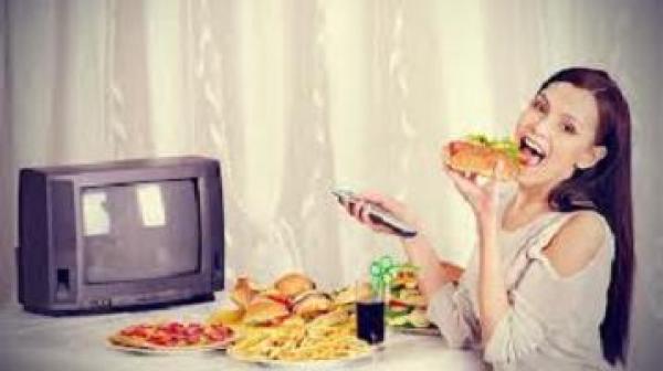 طرق عملية لتجنب زيادة الوزن في العيد