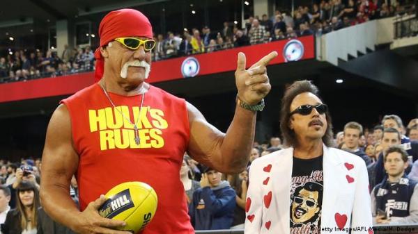 العملاق هوغان - "انغمس بروحه وقلبه في المصارعة والآن افترسته!"