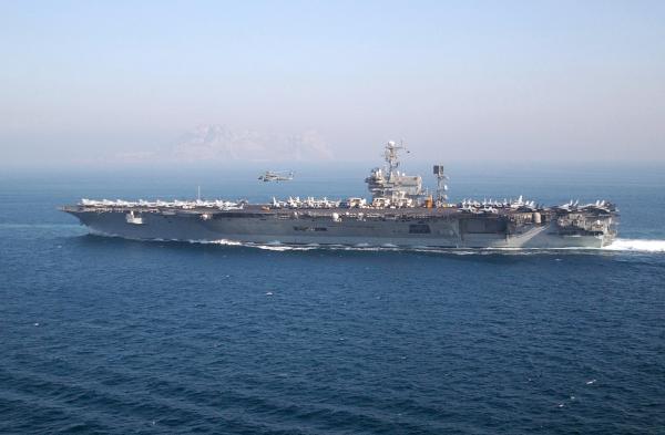 الفرقاطة الأمريكية "يو إس إس إلرود " ترسو بميناء طنجة المدينة