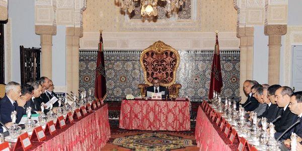 الملك يعود قريبا لترؤس مجلس وزاري .. وهذه أبرز ملفاته