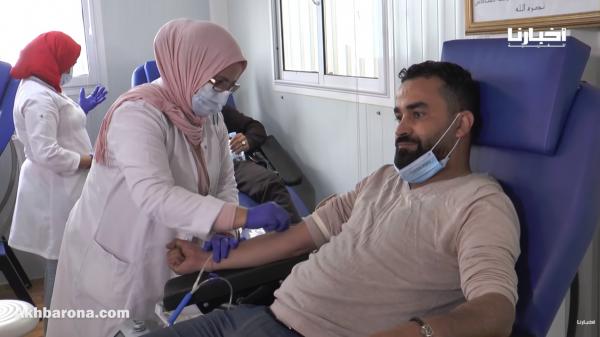 من أجل انقاذ الأرواح.. شباب بالبيضاء يطلقون حملة للتبرع بالدم